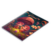 Niedliche Elfen spielen unter Pilzen Notizblock (Linke Seite)