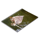 Niedliche Ente Fütternd Notizblock (Linke Seite)