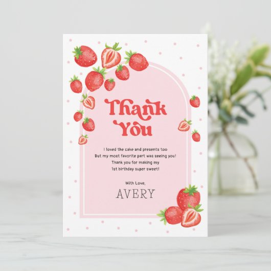 Niedliche Erdbeere Berry Erster Geburtstag Dankeskarte (Stehend Vorderseite)