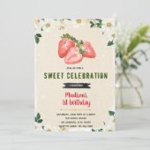 Niedliche Erdbeeren Geburtstagskarte Einladung (Stehend Vorderseite)