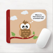 Niedliche Eule, die in einem Baum sitzt Mousepad (Mit Mouse)
