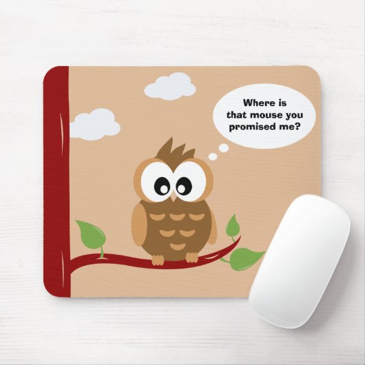 Niedliche Eule, die in einem Baum sitzt Mousepad (Mit Mouse)