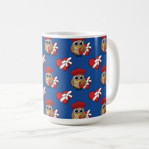 Niedliche Eule mit Red Beret and Heart Box Kaffeetasse
