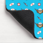Niedliche Eule mit Spritze Cartoon Mousepad (Ecke)