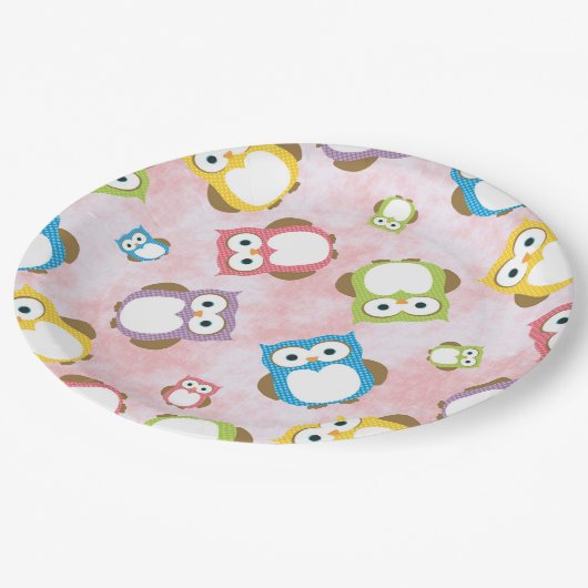 Niedliche Eulen, Eukalyptusmuster, farbige Eulen, Pappteller (Schrägansicht)