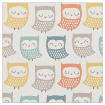 Niedliche Eulen in abgestuften Herbstfarben auf Ra