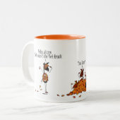 Niedliche Fall-Jahreszeit-Pferde, die vom Zweifarbige Tasse (Vorderseite Links)