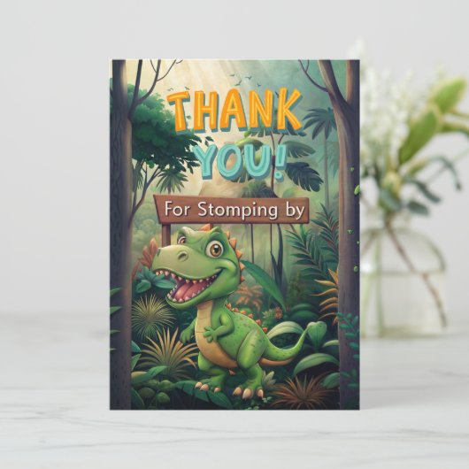 Niedliche farbenfrohe Dinosaurier Junge erster Geb Dankeskarte (Stehend Vorderseite)