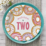 Niedliche, farbenfrohe Donuts Zwei. Geburtstag Pappteller<br><div class="desc">Niedliche Donuts Zwei 2. Geburtstagspapier-Teller mit handgezogenen Donuts mit bunten Sprinklen und Zuckerguss.</div>