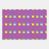 Niedliche, farbenfrohe Eule auf lila Geschenkpapier Set (Vorderseite)