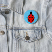 Niedliche, farbenfrohe Ladybugs, glücklicher Charm Button (Beispiel)