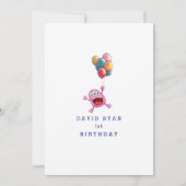 Niedliche farbenfrohe Monster hören Junge zum erst Einladung (Rückseite)