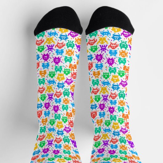 Niedliche, farbenfrohe, pixelförmige Monstmuster Socken (Oben)