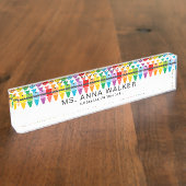 Niedliche farbenfrohe Rainbow Crayons Kindergarten Namensplakette (Seite)
