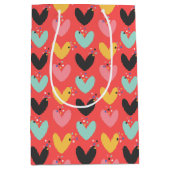 Niedliche farbenfrohe Valentinherzen Mittlere Geschenktüte (Vorderseite)