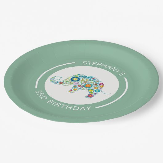 Niedliche farbige Blume Elefantenmonogramm Pappteller (Schrägansicht)