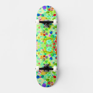 Niedliche farbige Spiralkosmosemuster Skateboard