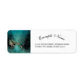 Niedliche Fee mit Dampfdrache in einem Fantasy-Wal (Vorne)