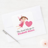 Niedliche Fee mit rosa Herzkinderbuch Buchzeichen Quadratischer Aufkleber (Umschlag)