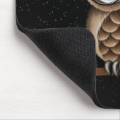 Niedliche flaumige Brown-Eule mit Lesegläsern u. Mousepad (Ecke)