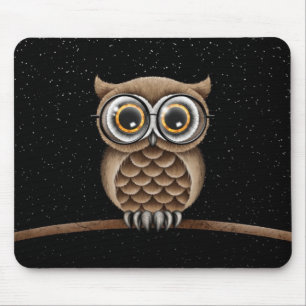 Niedliche flaumige Brown-Eule mit Lesegläsern u. Mousepad