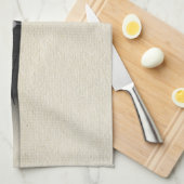 Niedliche flaumige schwarze Katze, die heraus Geschirrtuch (Viertel Falte)