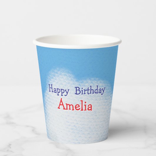 Niedliche flauschige Wolken Geburtstag Pappbecher (Vorderseite)