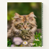 Niedliche Fluffy Maine Coon Kitten Cat in Blume Na Notizblock (Rückseite)