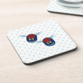 Niedliche Fluggeflügge kleine Schuhe in blau & rot Untersetzer (Linke Seite)