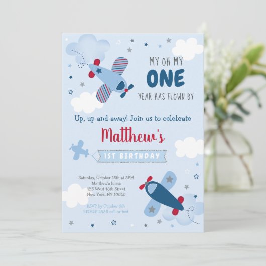 Niedliche Flugzeuge Sterne Wolken ersten Geburtsta Einladung (Stehend Vorderseite)