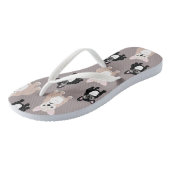 Niedliche französische Bulldoggen-Welpen Badesandalen (Schrägansicht)