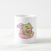 Niedliche Froschkühlung auf Flamingo Pool Float Kaffeetasse (Mittel)
