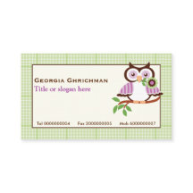 Niedliche Frühlingshaube auf einem Ast, grüne kari