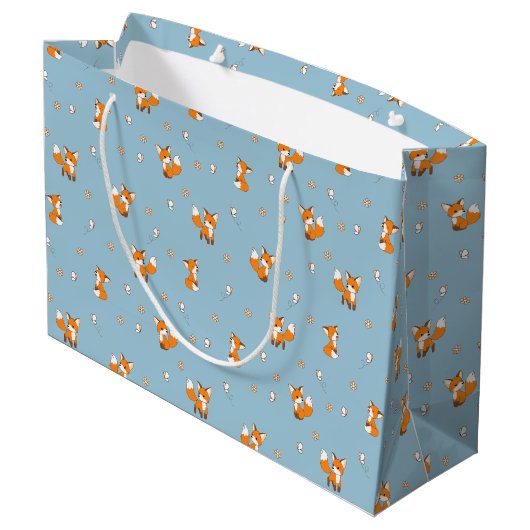 Niedliche Füchse Muster auf blau Große Geschenktüte (Rückseite Schrägansicht)