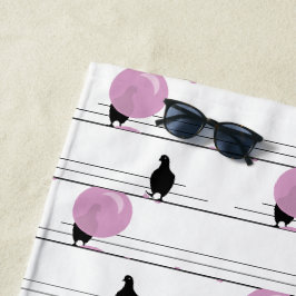 Niedliche Funny Bubblegum Birds auf einem Drahtmus Strandtuch