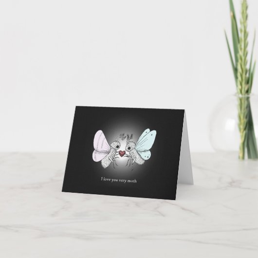 Niedliche Funny Moth Whimsical Gothic Liebe Jahres Karte (Vorderseite)