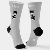 Niedliche Funny Tuxedo Cat & Paws on Light Grau Socken (Gewinkelt)