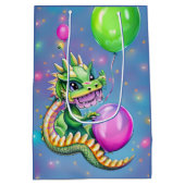 Niedliche Geburtstag Dragon mit Balloons Mittlere Geschenktüte (Rückseite)