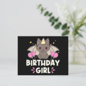 Niedliche Geburtstag Girl Bat Graphic Einladung (Stehend Vorderseite)