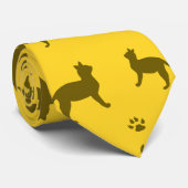 Niedliche gelbe Katzen- und Pfotenmuster Krawatte (Gerollt)