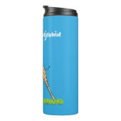 Niedliche Gigraffe mit Schmetterling-Cartoon Thermosbecher (Nach rechts gedreht)