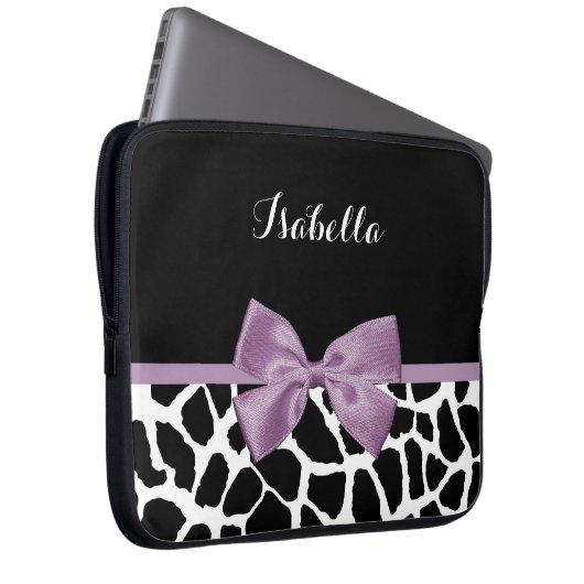 Niedliche Giraffe Druckvorschau Lila mit Namen Laptopschutzhülle (Vorne Rechts)