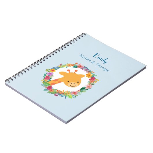 Niedliche Giraffe mit einem Blumenkranz Personalis Notizblock (Linke Seite)