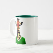 Niedliche Giraffe mit einem grünen Pullover Zweifarbige Tasse (Vorderseite Links)