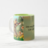 Niedliche Giraffe singend lustiges Zitat Hohe Noti Zweifarbige Tasse (Vorderseite Links)