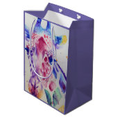 Niedliche Giraffe Zoo Tiermuster Wasserfarbe Mittlere Geschenktüte (Rückseite Schrägansicht)