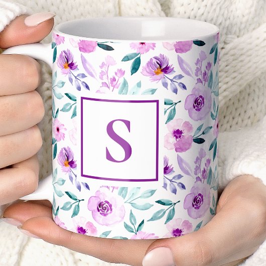 Niedliche Girl-Lila-Floral-Blume Monogramm Kaffeetasse