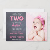 Niedliche Girls 2. Geburtstag Pink Chalkboard Einladung (Vorderseite)