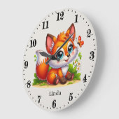 Niedliche Girls Babyfuchs tragen den Namen Große Wanduhr (Winkel)