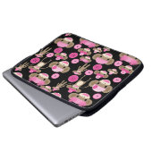 Niedliche Girly rosa Socke Monkeys Mädchen auf Laptopschutzhülle (Vorne Knopf)